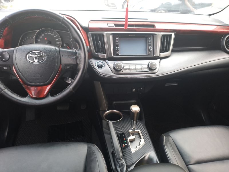 Thumbnail 5 of 2016 Toyota RAV4